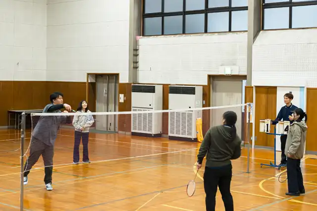 ストレッチ、ヨガ、太極拳、ミニバレー、バドミントン、卓球