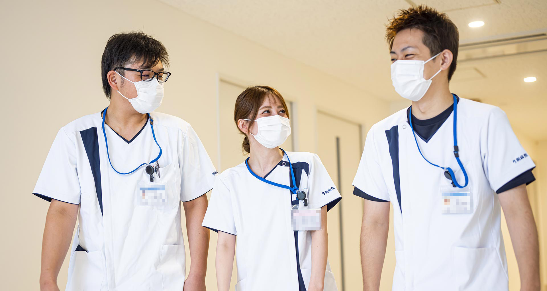 教えながらスタッフ自らも学ぶ